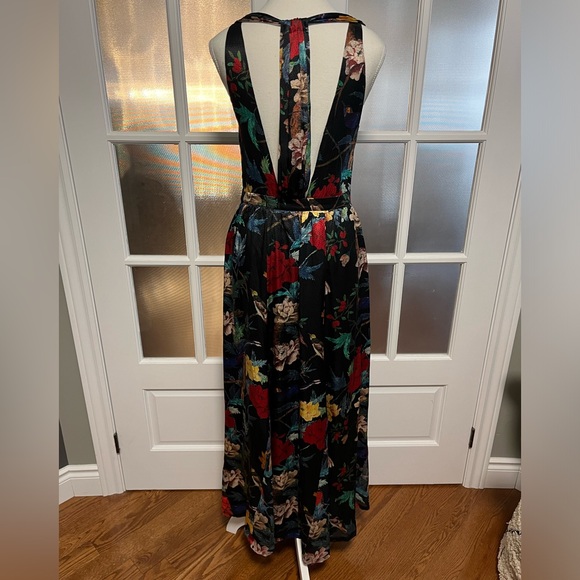 Alice + Olivia Elis Floral-Print Silk Maxi Dress - Picture 11 of 14